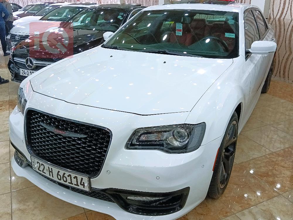 کرایسلەر 300